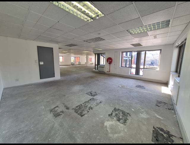 338M² OFFICE TO LET IN WOODMEAD